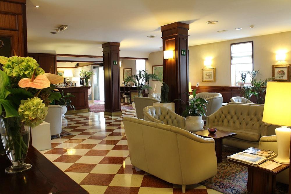 Hotel Alla Torre Castelfranco Veneto Exterior photo