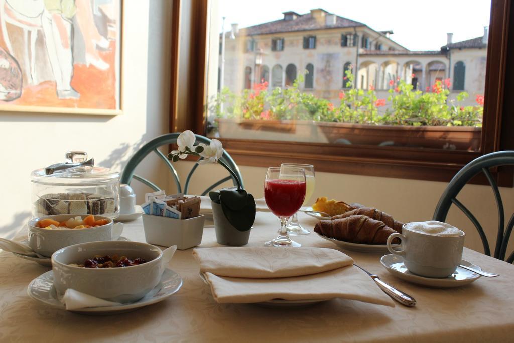 Hotel Alla Torre Castelfranco Veneto Exterior photo